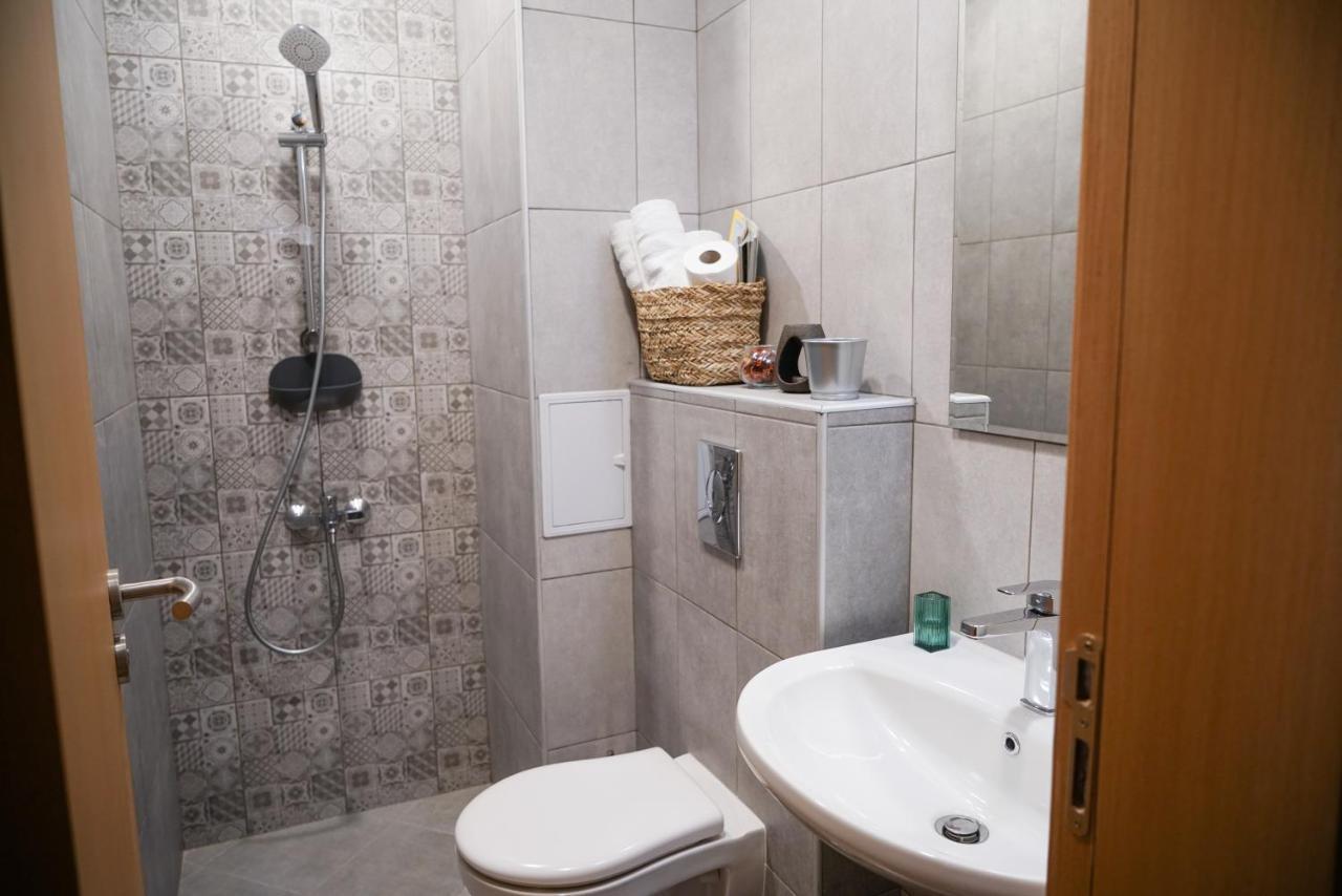 So Close Kapana - 2 Rooms Central Apartments プロヴディフ エクステリア 写真