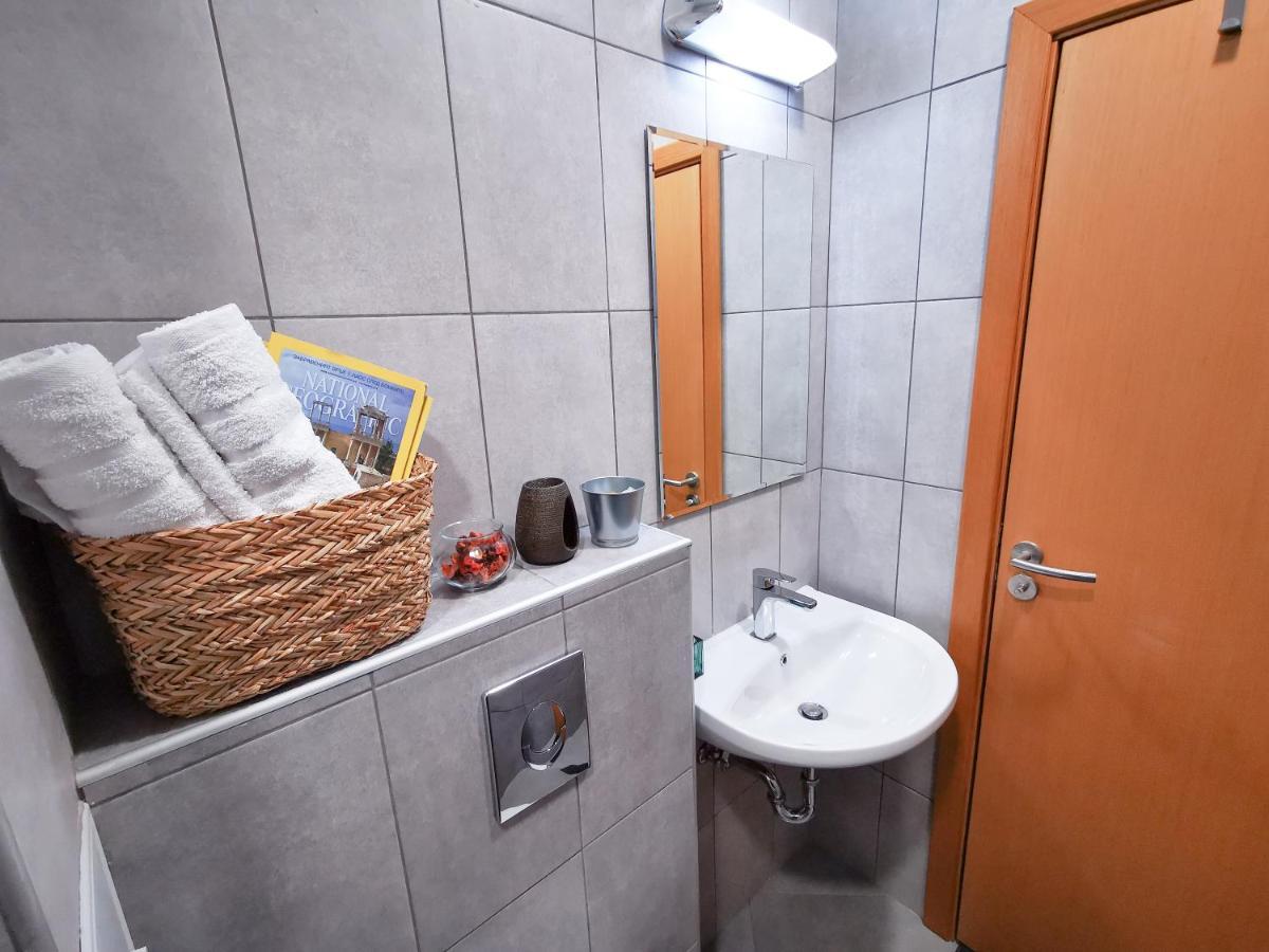 So Close Kapana - 2 Rooms Central Apartments プロヴディフ エクステリア 写真